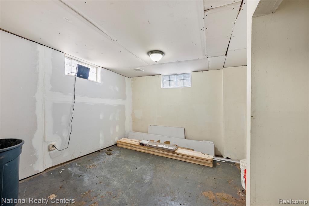 6530 Brace Street, Detroit, MI 48228 — Photo 20