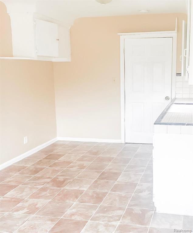 8062 GRANDVILLE Avenue, Detroit, MI 48228 — Photo 6
