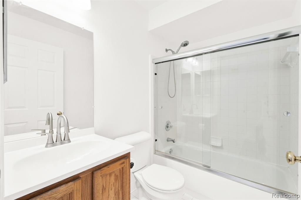 41057 Glenleven Court, Clinton Twp, MI 48038 — Photo 11
