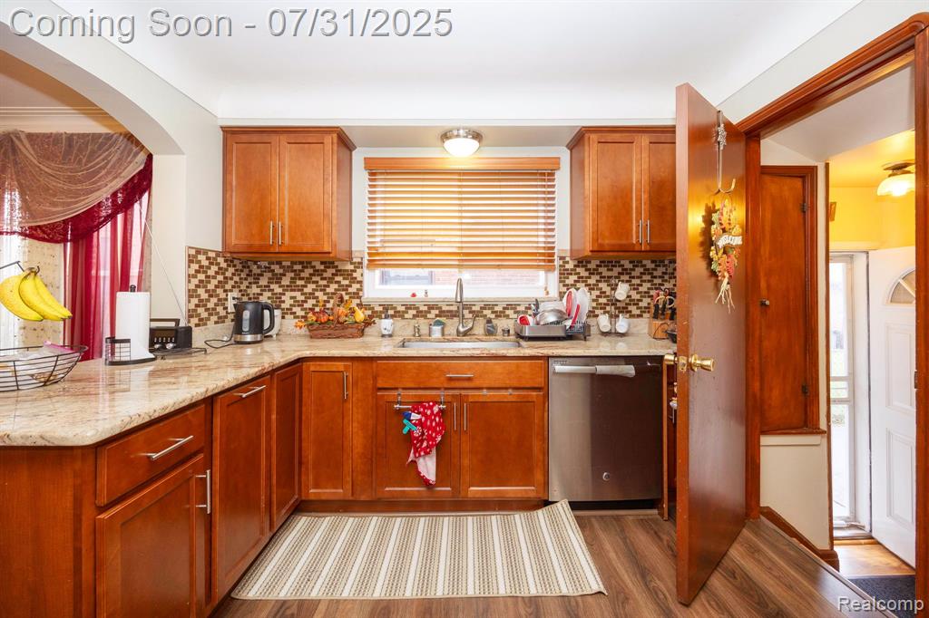 7833 W Morrow Circle, Dearborn, MI 48126 — Photo 18