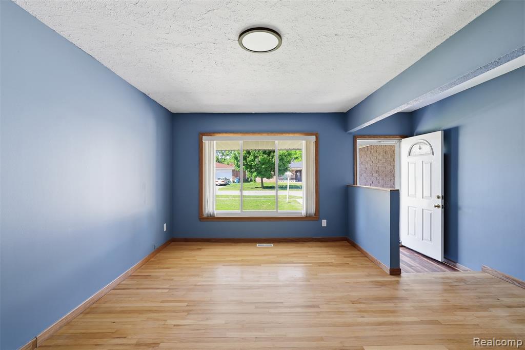 3418 Winterfield Drive, Warren, MI 48092 — Photo 6