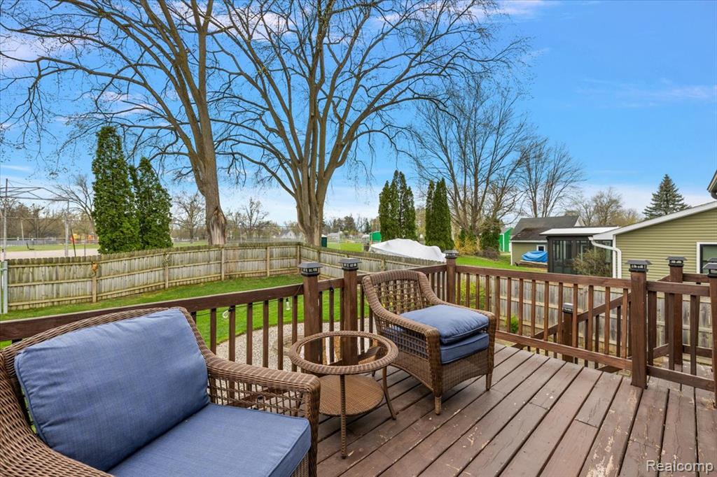 490 Glenn Court, Lake Orion, MI 48362 — Photo 22