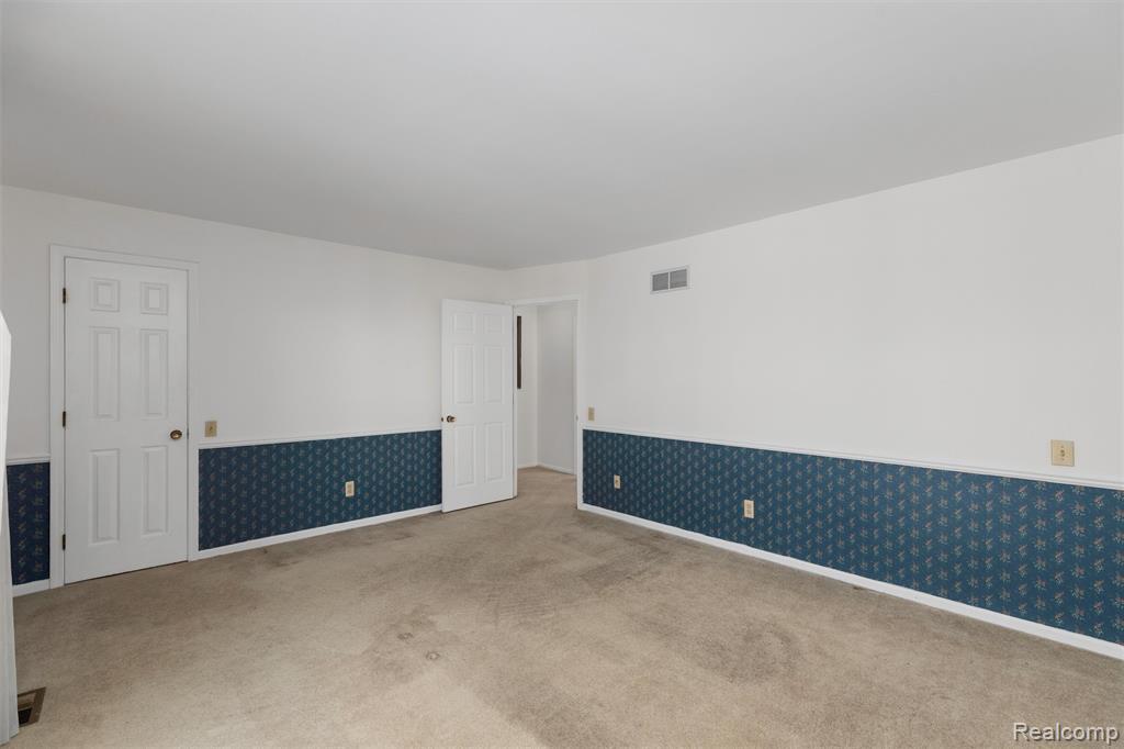 42467 Eldon Avenue, Clinton Twp, MI 48038 — Photo 22