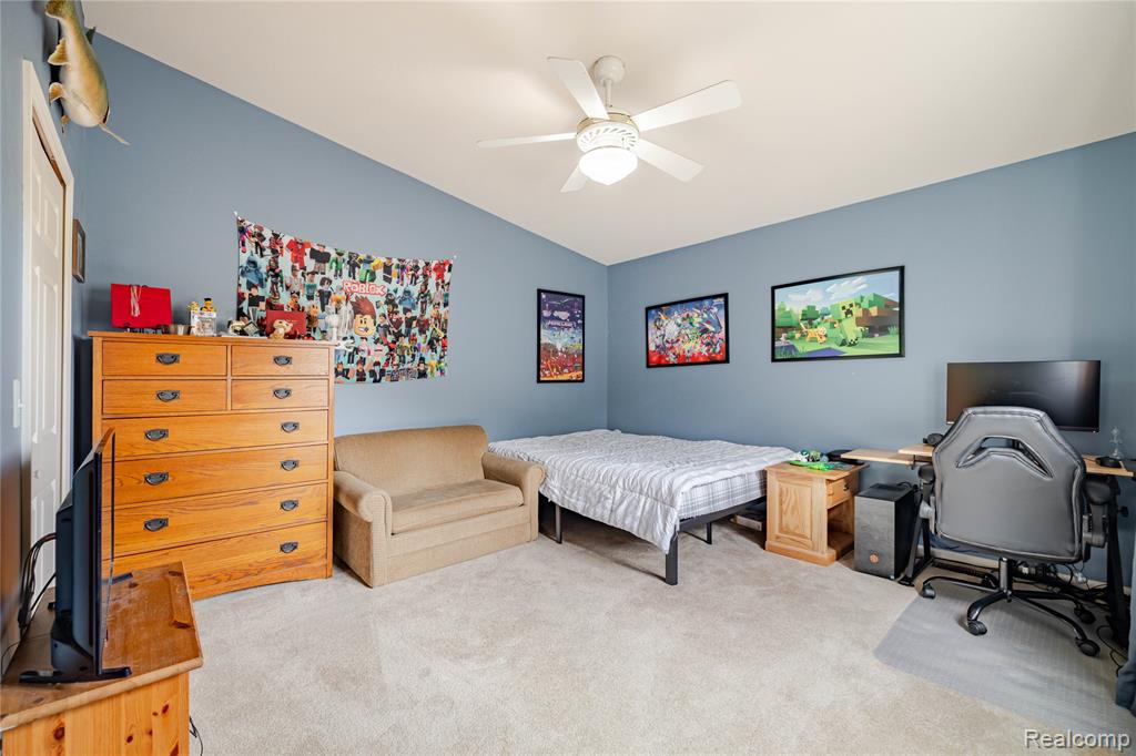 9892 Hawthorne Glen Drive, Grosse Ile, MI 48138 — Photo 23