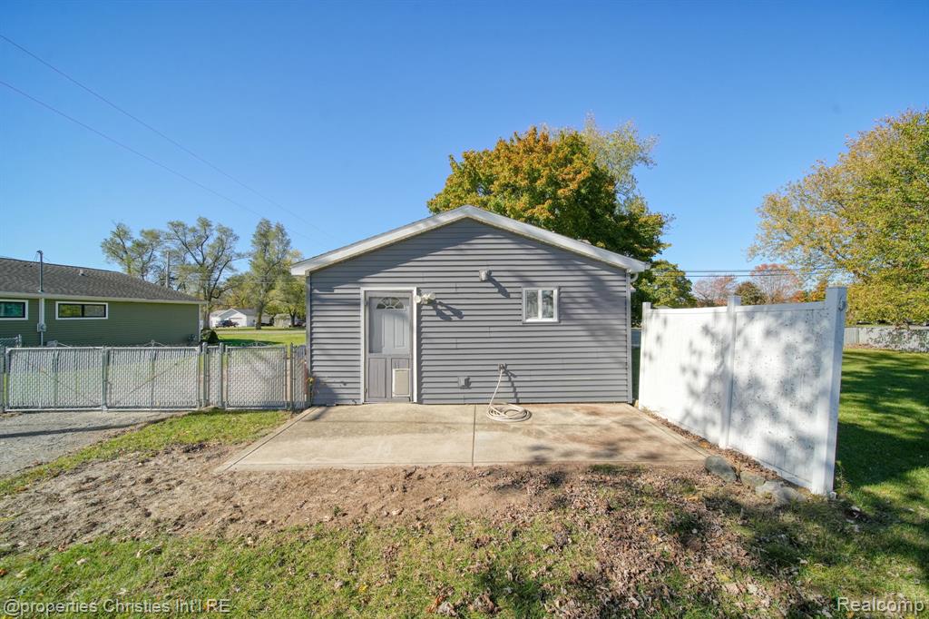 2835 Carson Highway, Adrian, MI 49221 — Photo 33