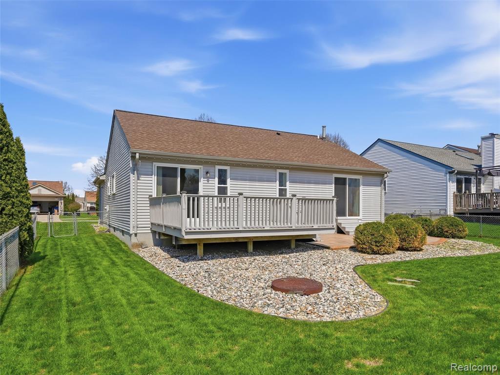 5837 Northridge Circle, Waterford, MI 48327 — Photo 38