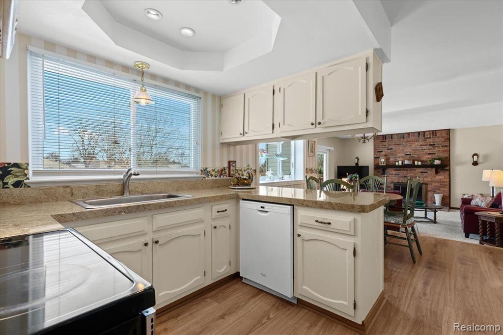 40528 LADENE Lane, Novi, MI — Photo 10