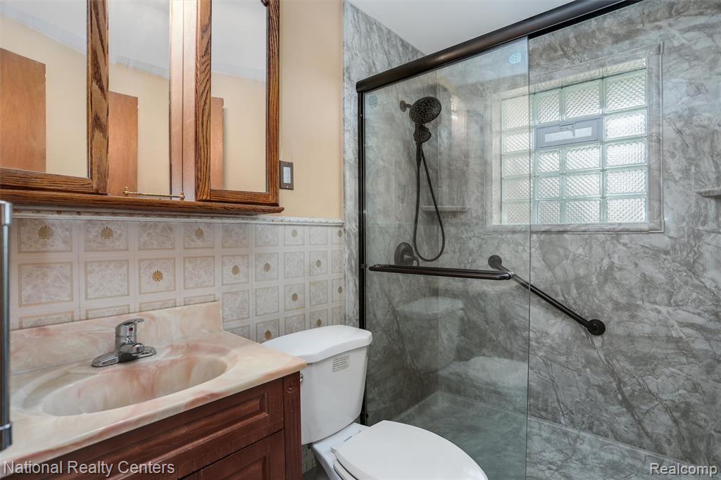 43146 Penny Drive, Sterling Heights, MI 48314 — Photo 11