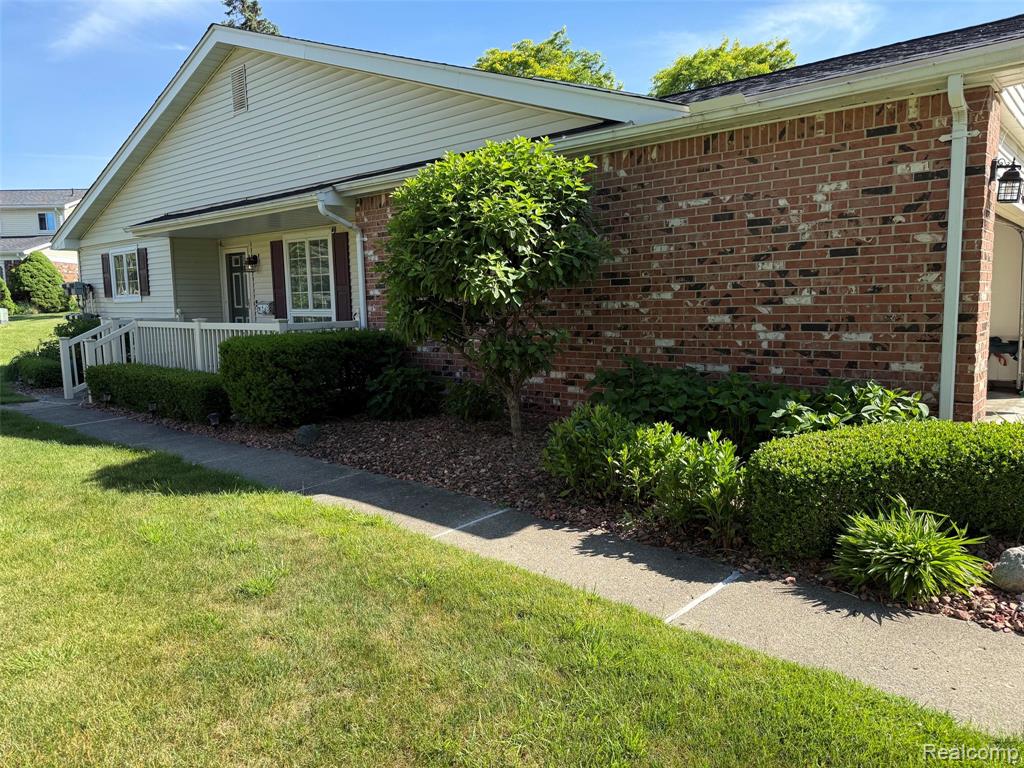 448 Ashley Drive, Grand Blanc, MI 48439 — Photo 2