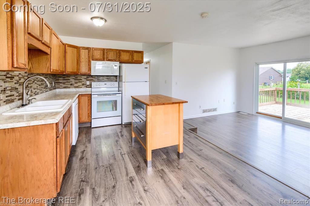 5010 Spring Well Lane, Grand Blanc, MI 48439 — Photo 13