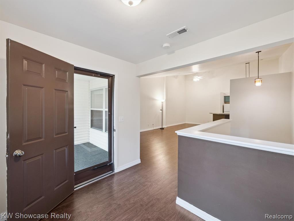61011 Greenwood Drive, South Lyon, MI 48178 — Photo 5