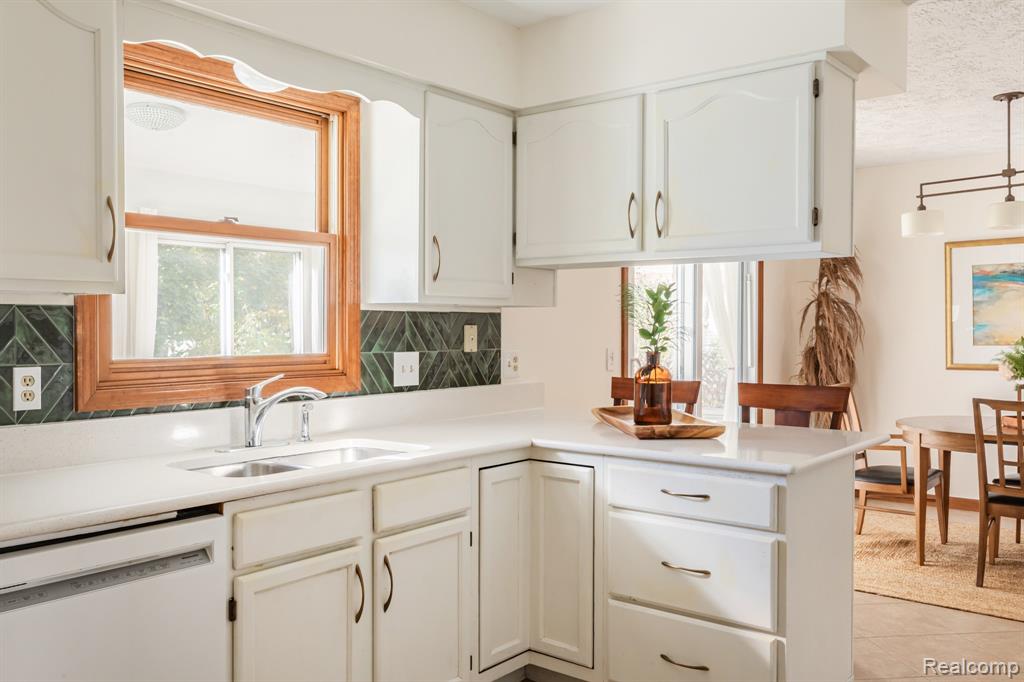 4819 Moultrie Circle, Lansing, MI 48917 — Photo 22