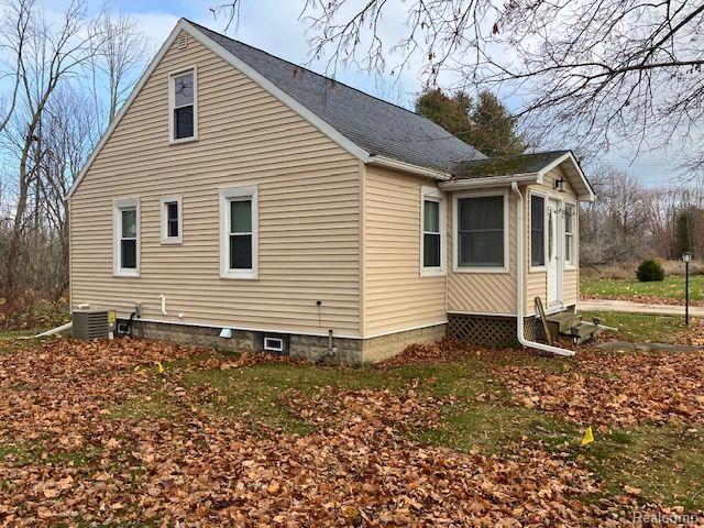 4674 MAIN Street, MI — Photo 4