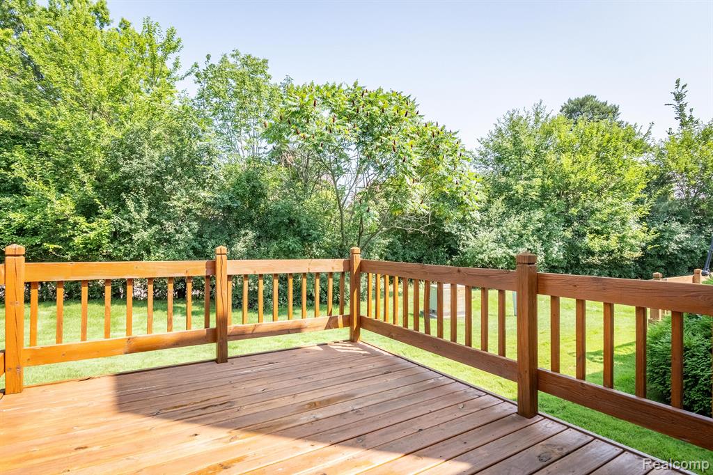 4230 BRECKENRIDGE Drive, West Bloomfield, MI — Photo 33