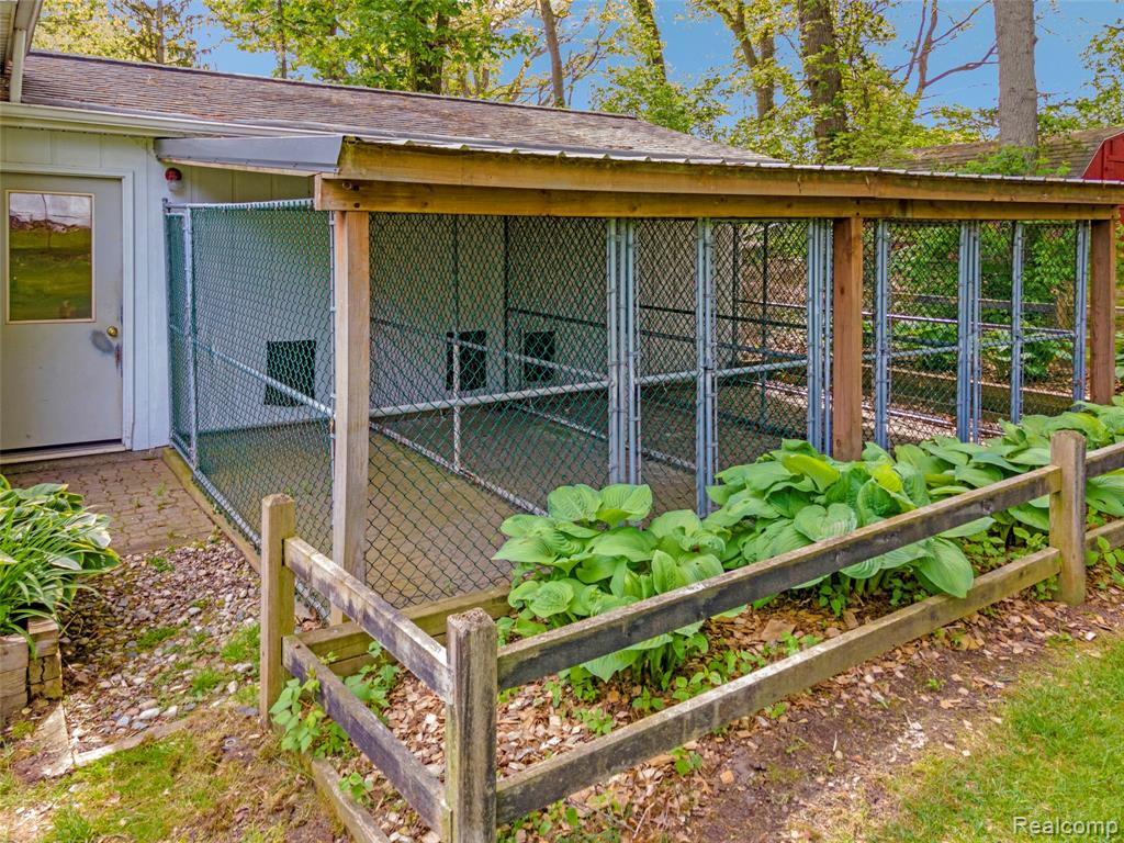 8887 Clark Road, Clarkston, MI — Photo 32