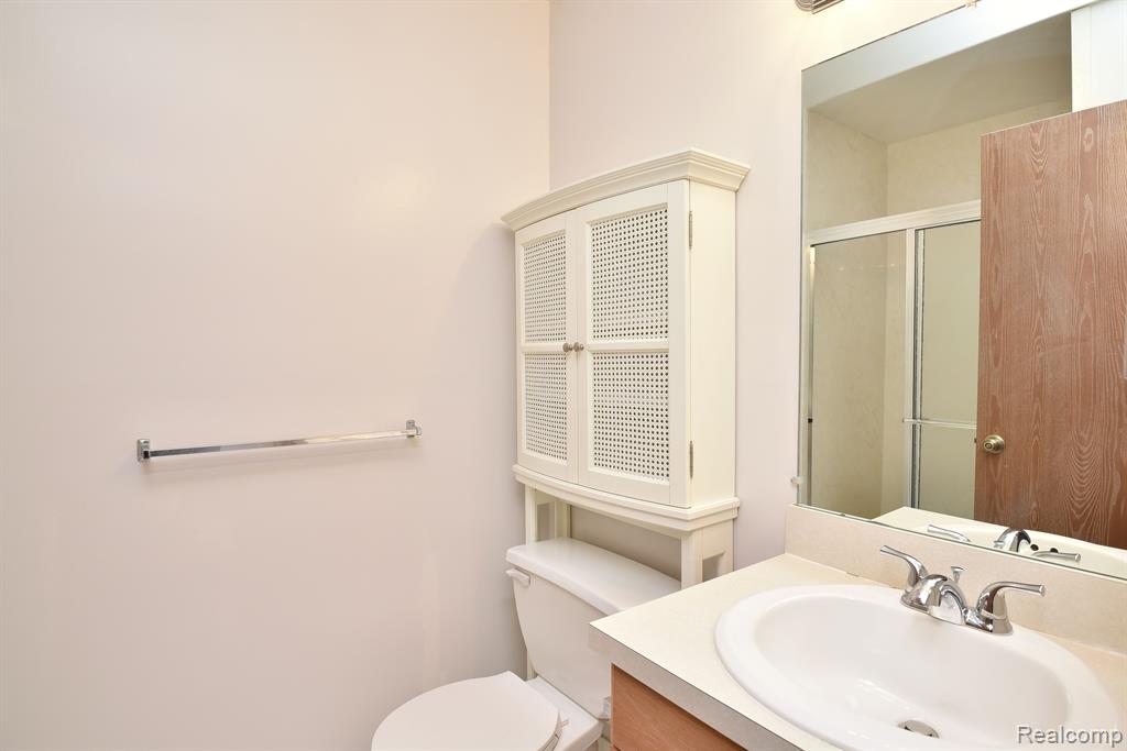 30475 W 14 Mile Rd, 74, Farmington, MI 48334 — Photo 18