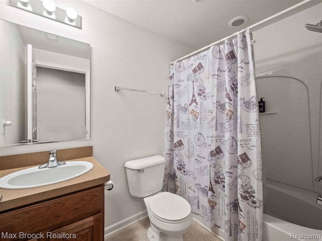 6144 Strawberry Circle, Commerce Twp, MI 48382 — Photo 35