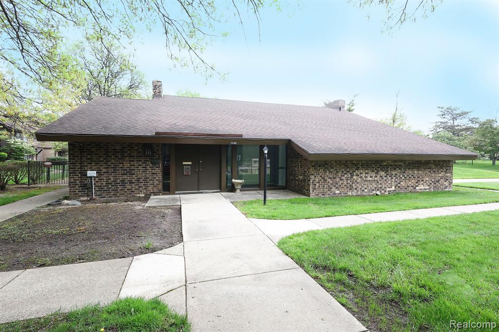 25151 GREENBROOKE Drive, Southfield, MI 48033 — Photo 34