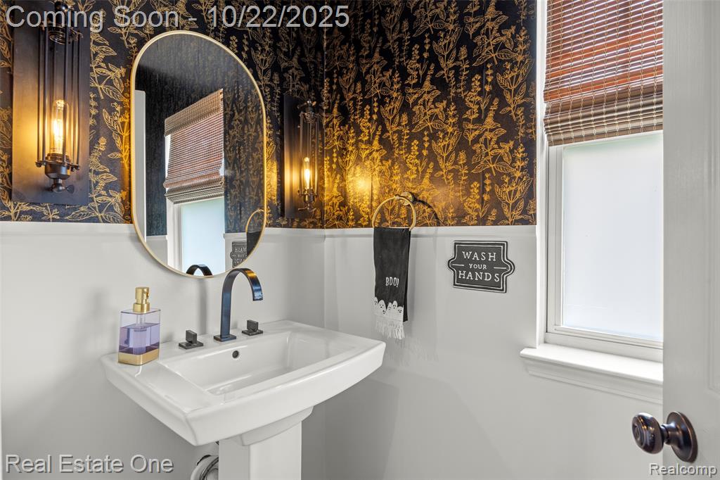 445 Gleneagles Court, Oxford, MI 48371 — Photo 18