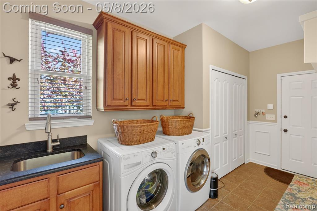 458 Kent Way, White Lake, MI 48383 — Photo 16
