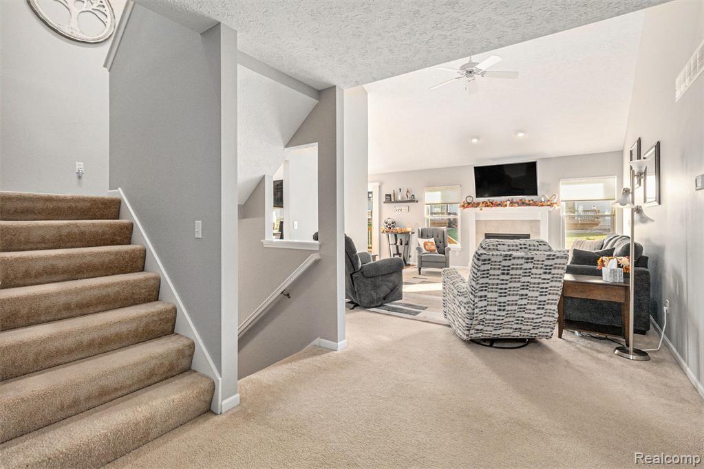 2574 KERRIA Drive, Howell, MI 48855 — Photo 6