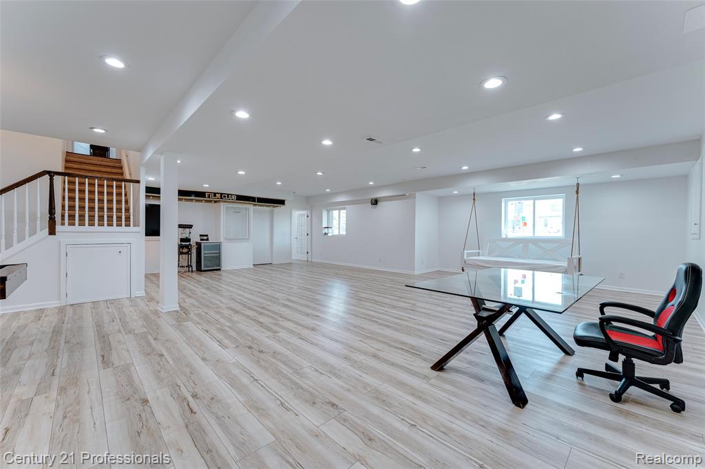 6776 Portsman Court, Canton, MI 48187 — Photo 27