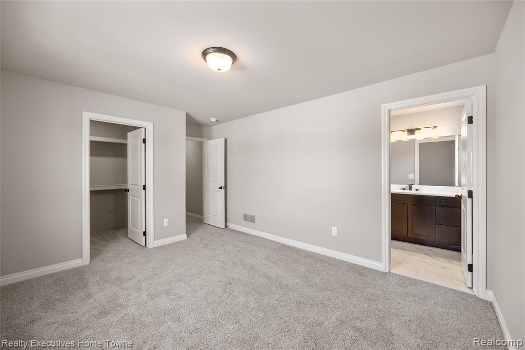 50733 MISTWOOD Drive, Macomb, MI 48042 — Photo 33