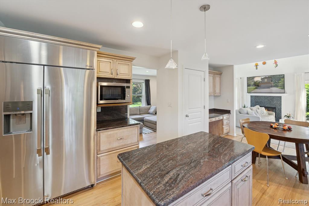 5745 Eastman Boulevard, West Bloomfield, MI 48323 — Photo 21