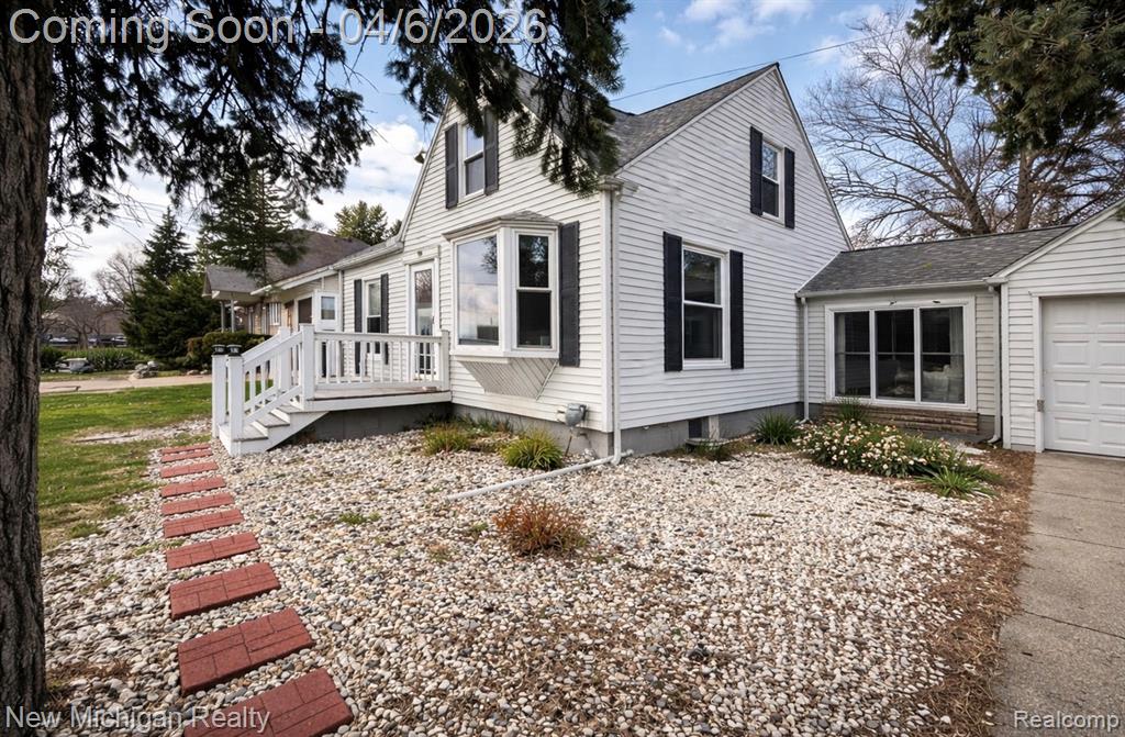 1224 W Bristol Road, Flint, MI 48507 — Photo 2