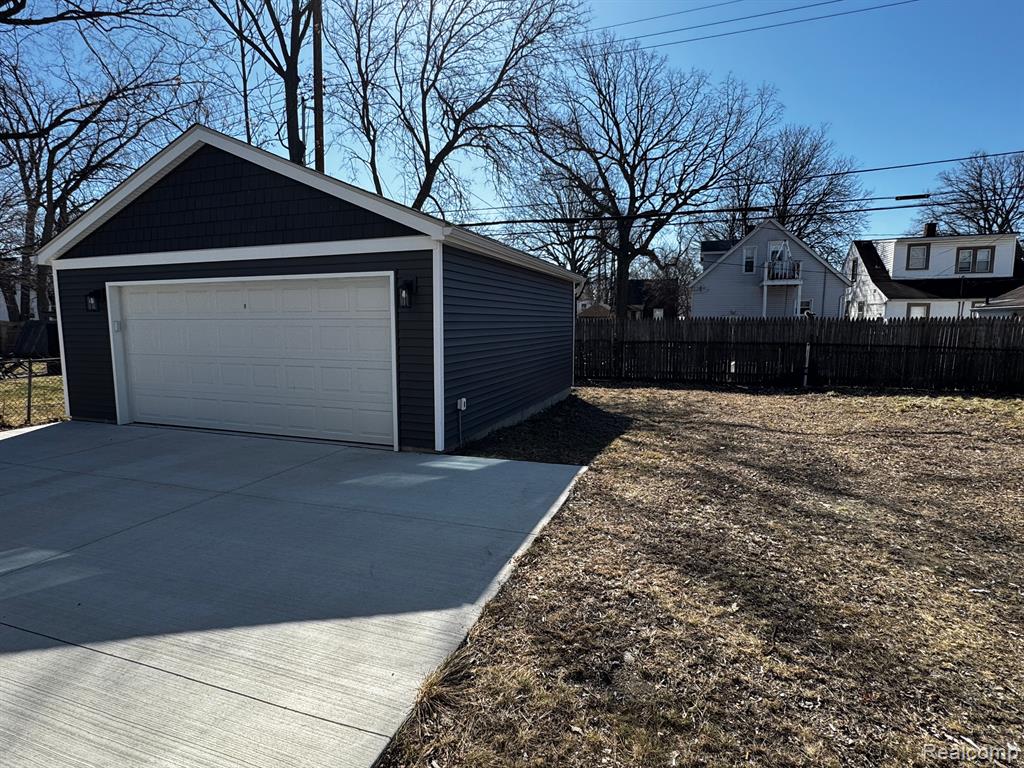 520 E EVELYN Avenue, Hazel Park, MI 48030 — Photo 45