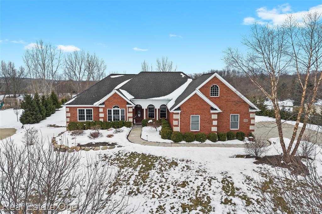 9032 Palmers Way Drive, Fenton, MI 48430 — front exterior