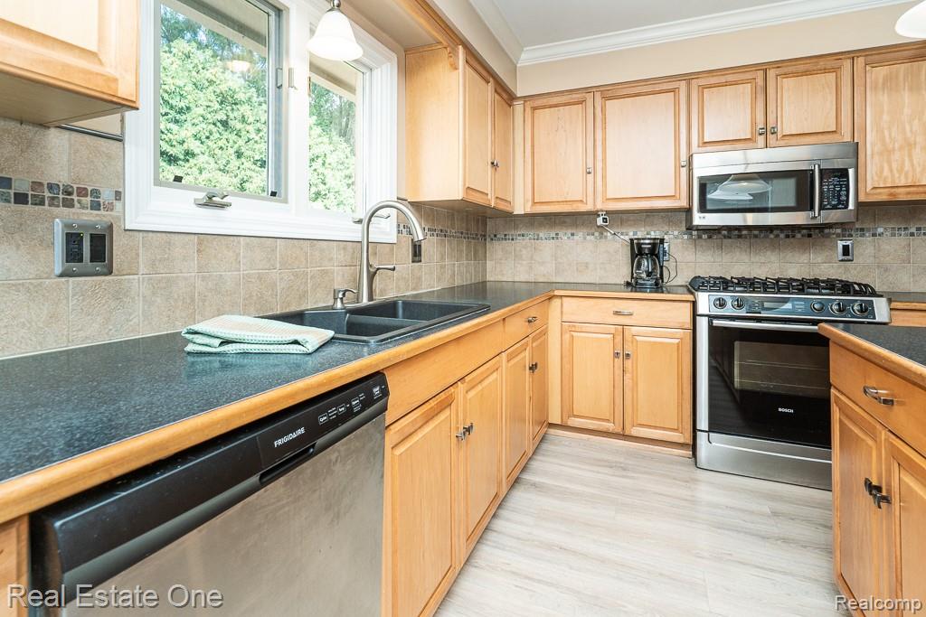 46974 Kramer Drive, Shelby Twp, MI 48315 — Photo 15