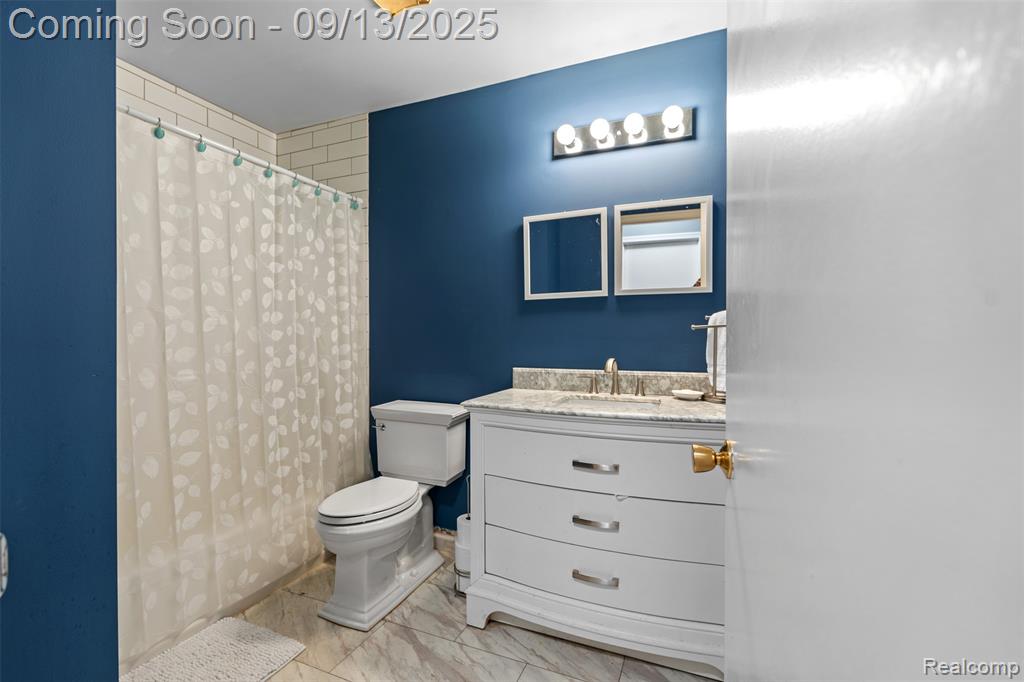 5493 S Piccadilly, West Bloomfield, MI — Photo 22