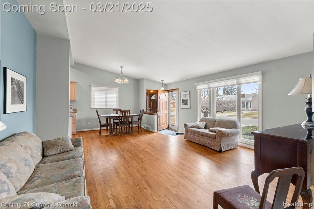 7484 N CHARLESWORTH Street, Dearborn Heights, MI 48127 — Photo 3