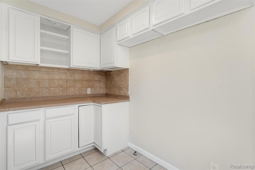 19168 Berden, Grosse Pointe, MI 48236 — Photo 10