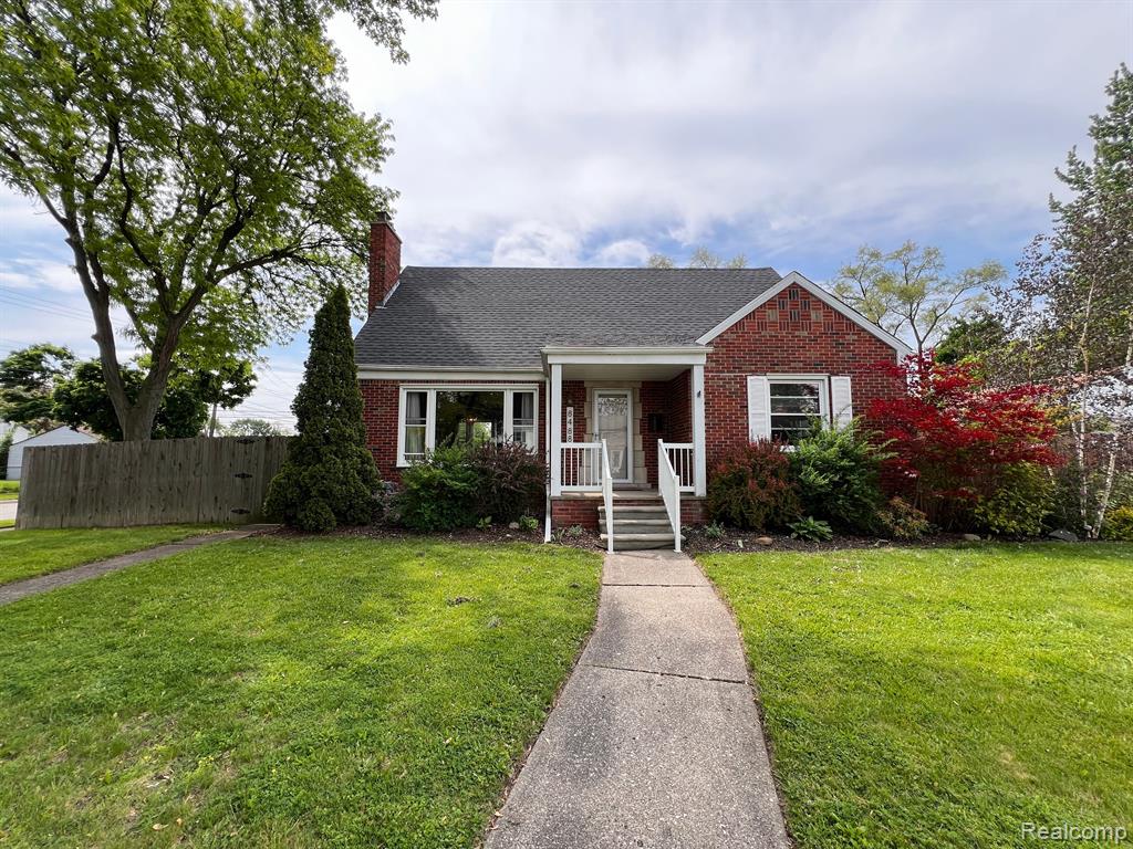 8488 HARDING, Center Line, MI 48015 — front exterior