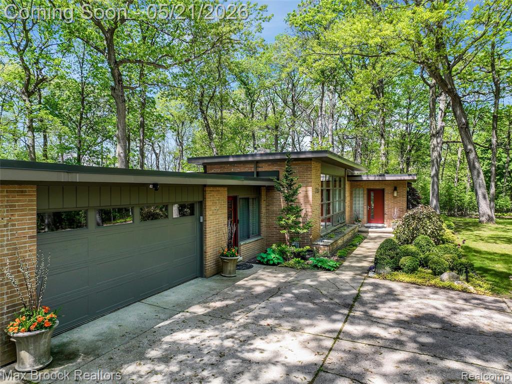 255 N Berkshire Road, Bloomfield Hills, MI 48302 — Photo 43