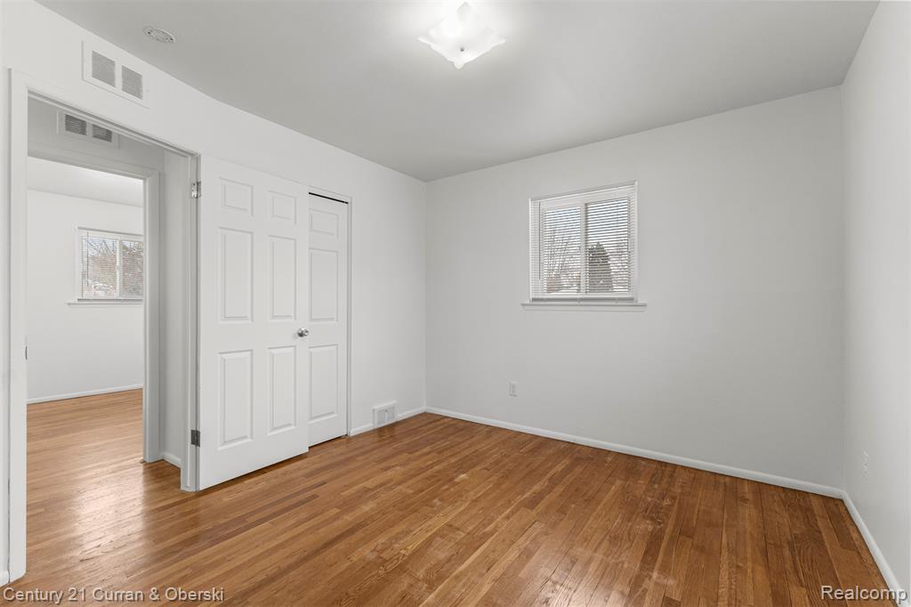 4994 Campbell Street, Dearborn Heights, MI 48125 — Photo 23