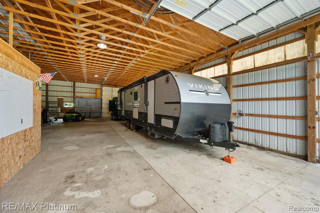 12902 Autumn Ridge Court, Milford, MI 48380 — Photo 38