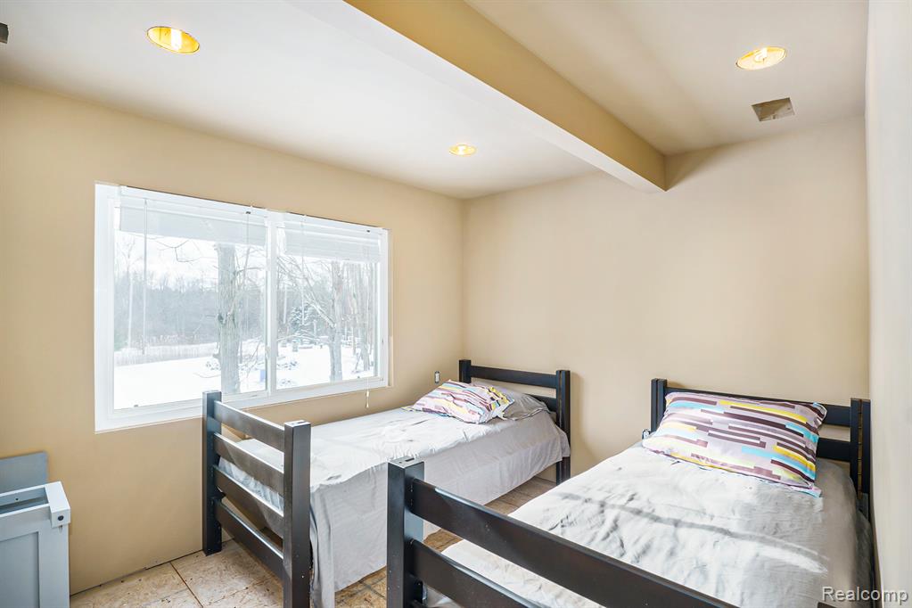 4661 S SHERIDAN Road, Vassar, MI 48768 — Photo 7