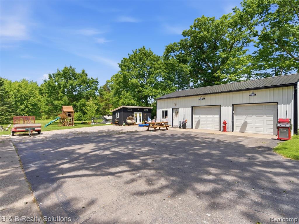 60455 Bates Road, New Haven, MI 48048 — Photo 25