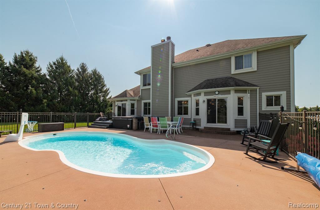 914 SHREWSBURY Drive, Clarkston, MI 48348 — Photo 48