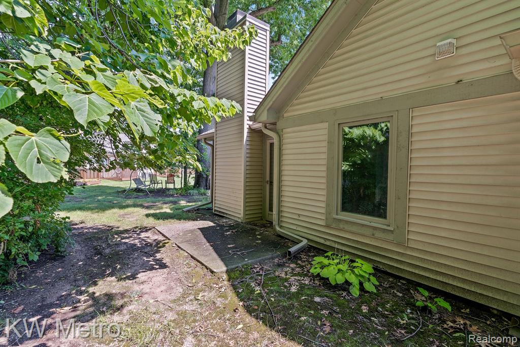 21305 Juniper Court, Farmington Hills, MI 48336 — Photo 32