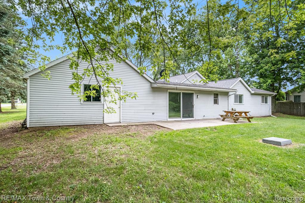 8476 W Coldwater Road, Flushing, MI 48433 — Photo 15