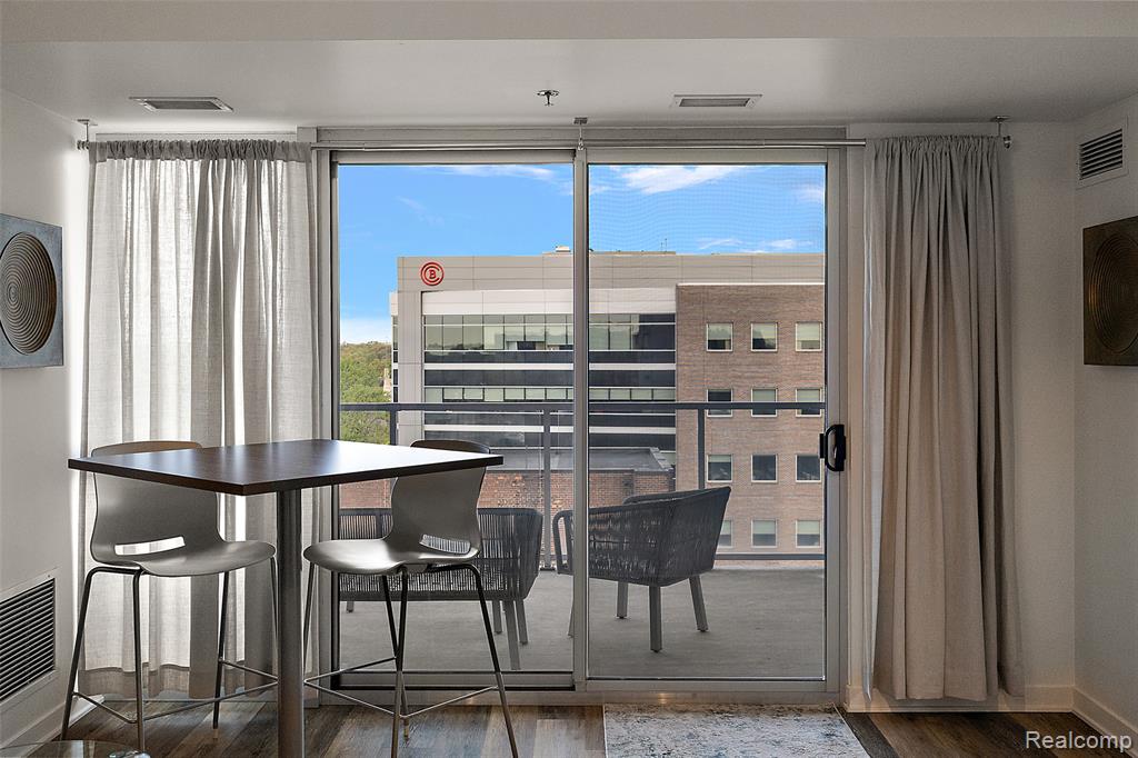 432 S Washington Avenue, 806, Royal Oak, MI 48067 — Photo 8