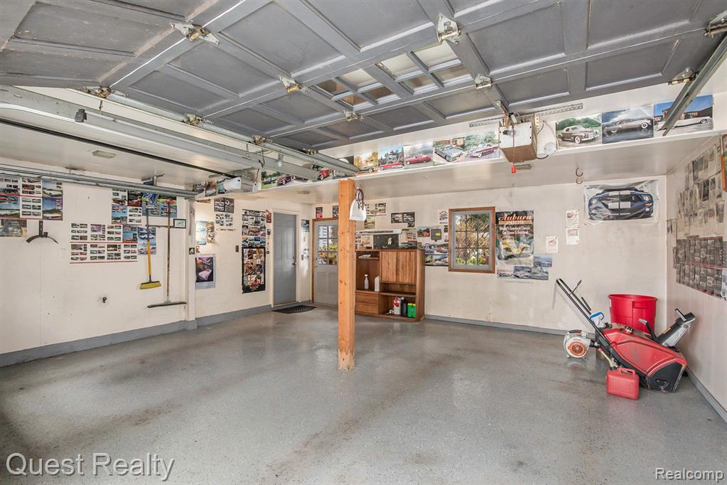 49830 SHELBY Road, Shelby Twp, MI 48317 — Photo 38