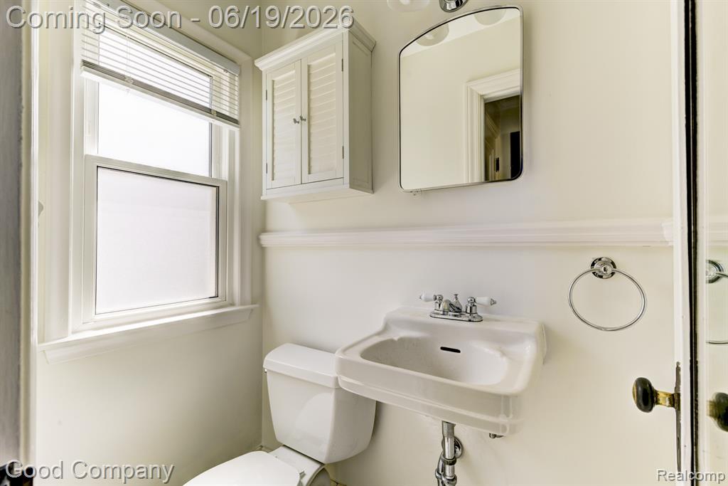 831 W Breckenridge Street, Ferndale, MI 48220 — Photo 13