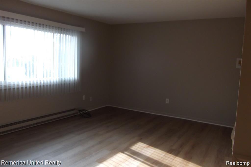 7020 VILLA Drive, Waterford, MI 48327 — Photo 7