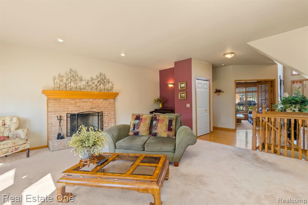 43581 NAVES Court, Clinton Twp, MI 48038 — Photo 23