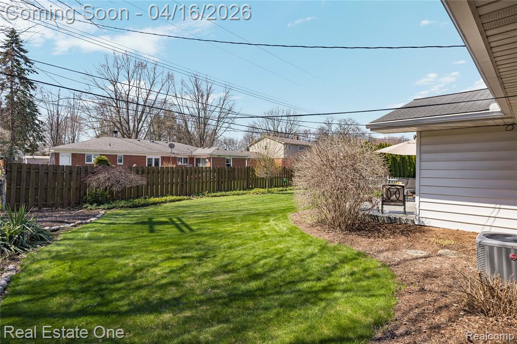 25202 Anchorage Street, Harrison Township, MI — Photo 5